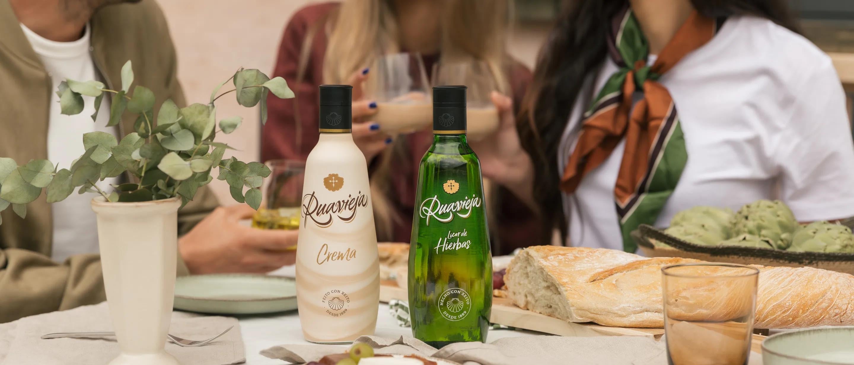 Botellas Ruavieja Hierbas y Crema
